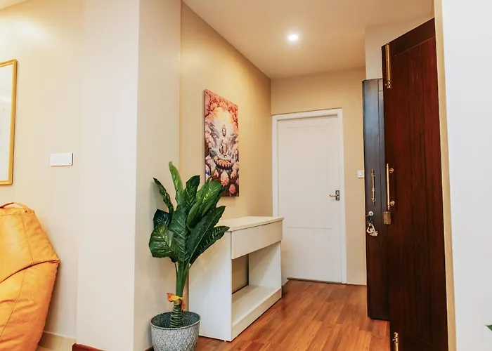 Apartamento 2bhk Serviced At Heart Of *